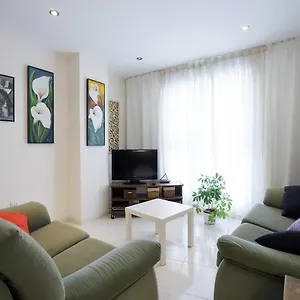 https://plaza-de-las-flores-malaga.hotelsinnerja.org